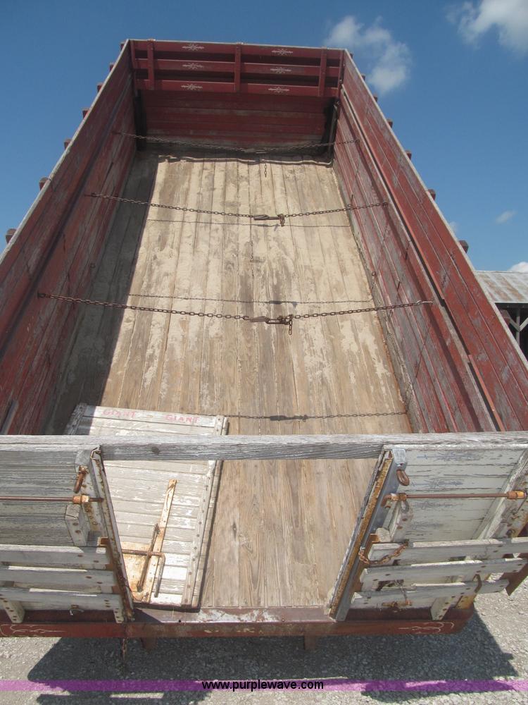 image for item F7046 1979 Chevrolet Scottsdale C70 grain truck