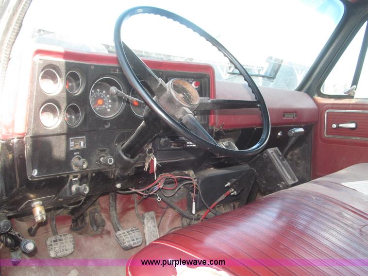 image for item F7046 1979 Chevrolet Scottsdale C70 grain truck