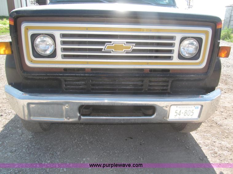 image for item F7046 1979 Chevrolet Scottsdale C70 grain truck
