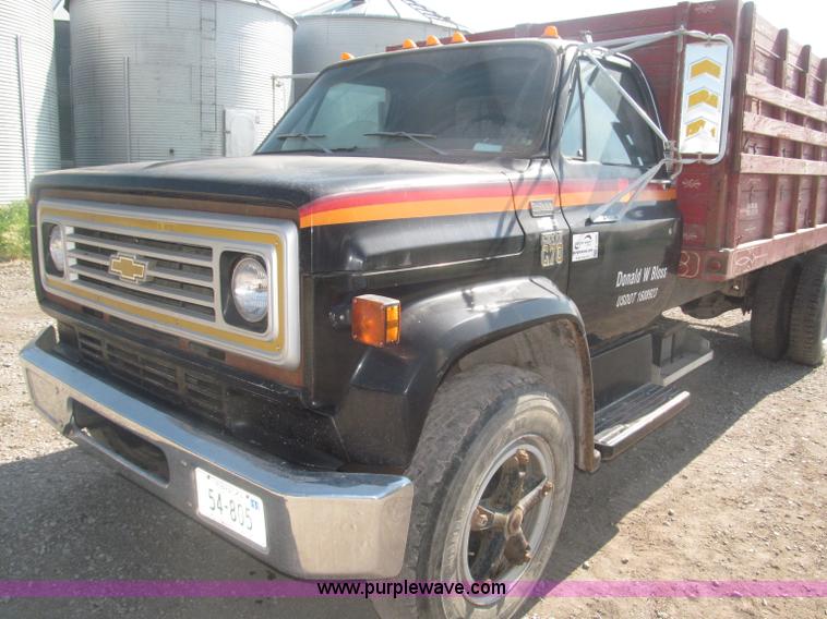 image for item F7046 1979 Chevrolet Scottsdale C70 grain truck