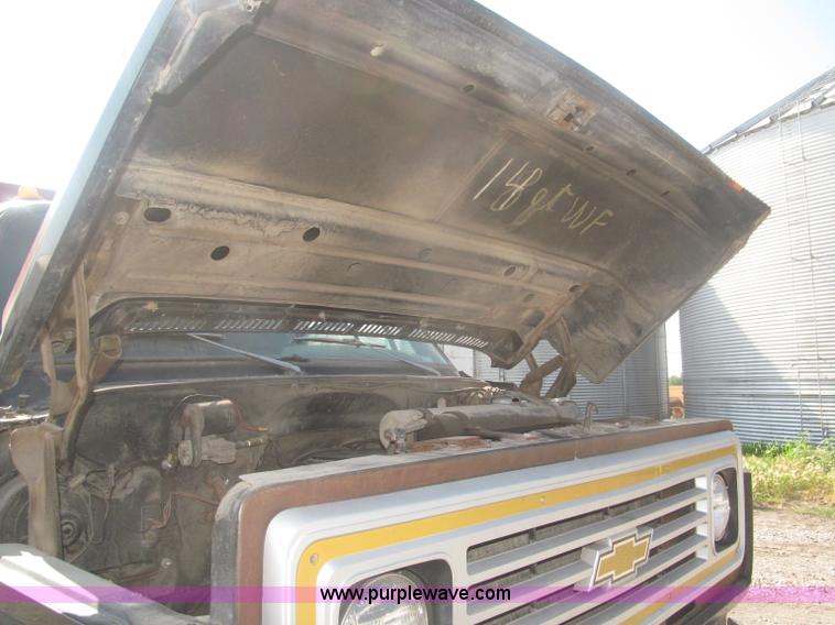 image for item F7046 1979 Chevrolet Scottsdale C70 grain truck