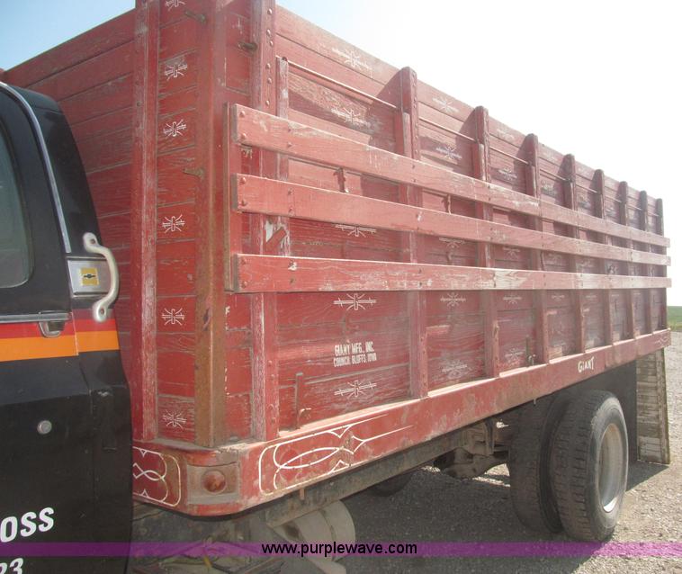 image for item F7046 1979 Chevrolet Scottsdale C70 grain truck