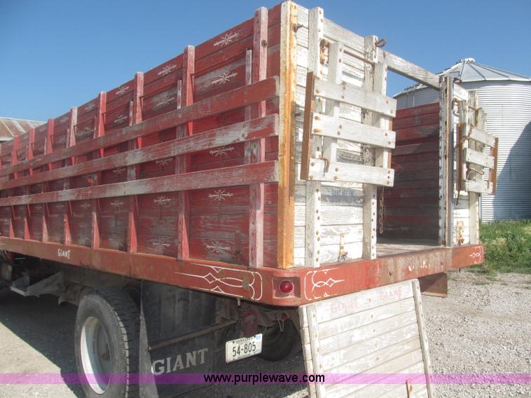 image for item F7046 1979 Chevrolet Scottsdale C70 grain truck