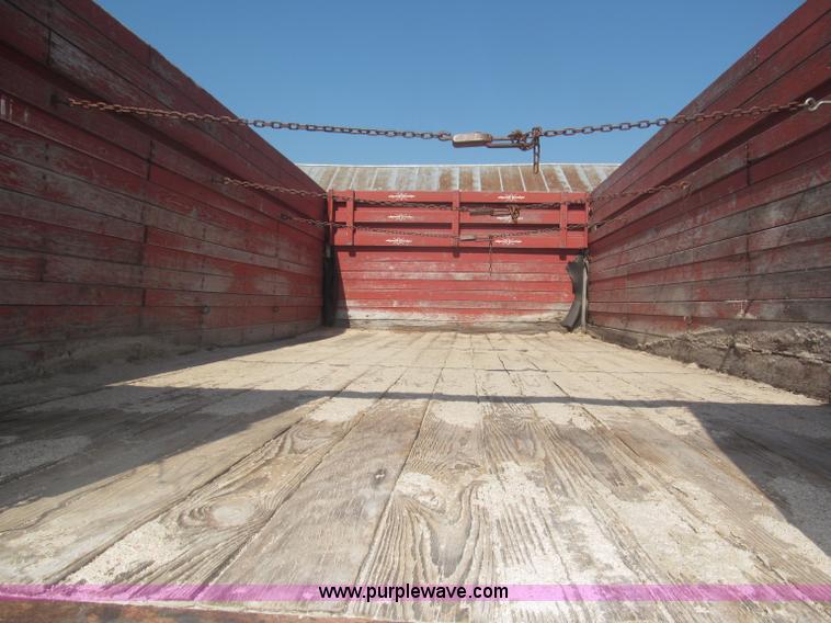 image for item F7046 1979 Chevrolet Scottsdale C70 grain truck