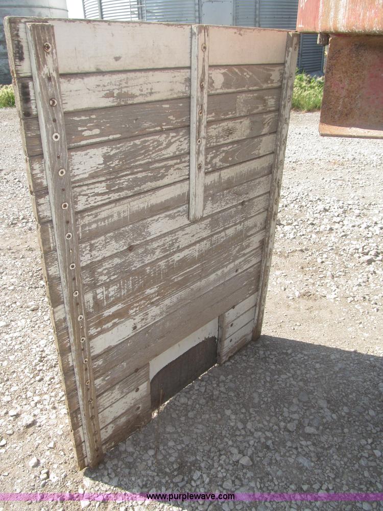 image for item F7046 1979 Chevrolet Scottsdale C70 grain truck