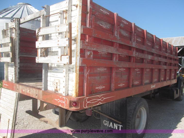 image for item F7046 1979 Chevrolet Scottsdale C70 grain truck