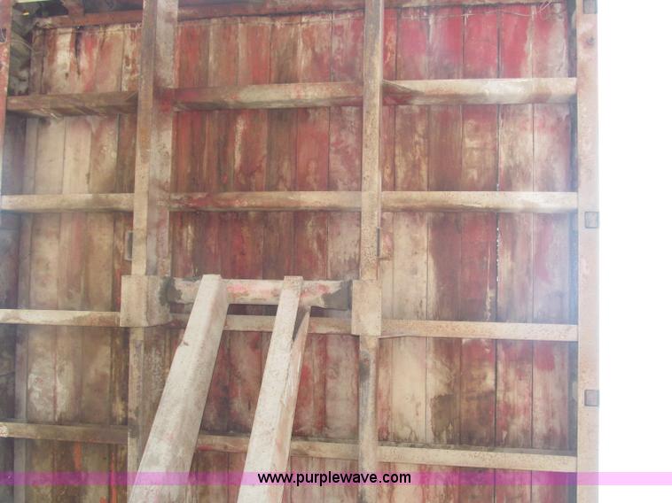 image for item F7046 1979 Chevrolet Scottsdale C70 grain truck