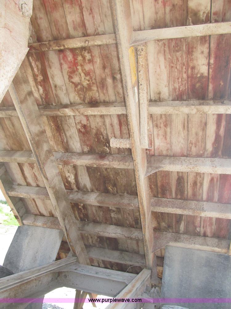 image for item F7046 1979 Chevrolet Scottsdale C70 grain truck