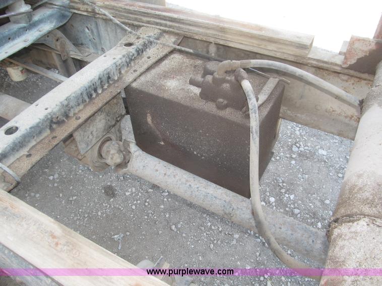 image for item F7046 1979 Chevrolet Scottsdale C70 grain truck