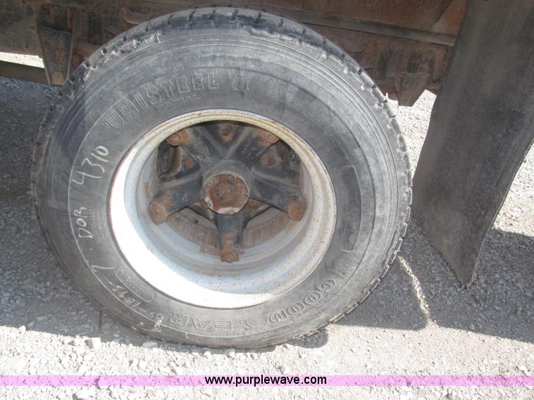 image for item F7046 1979 Chevrolet Scottsdale C70 grain truck