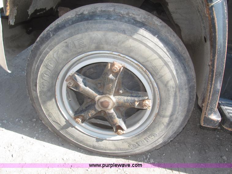 image for item F7046 1979 Chevrolet Scottsdale C70 grain truck