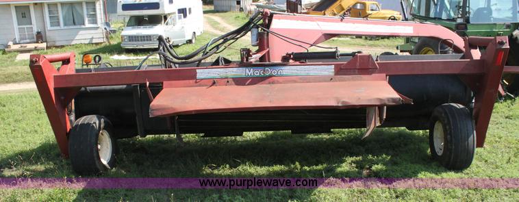 image for item G4029 1995 MacDon 5000 HydroSwing swather