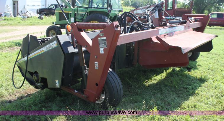image for item G4029 1995 MacDon 5000 HydroSwing swather