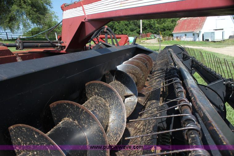 image for item G4029 1995 MacDon 5000 HydroSwing swather