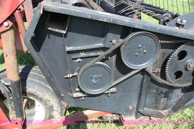 image for item G4029 1995 MacDon 5000 HydroSwing swather
