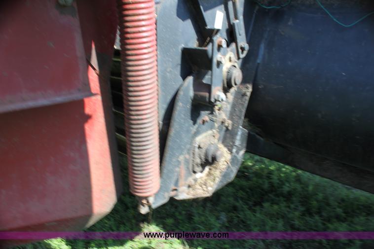 image for item G4029 1995 MacDon 5000 HydroSwing swather