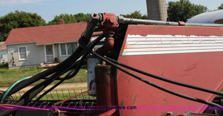 image for item G4029 1995 MacDon 5000 HydroSwing swather