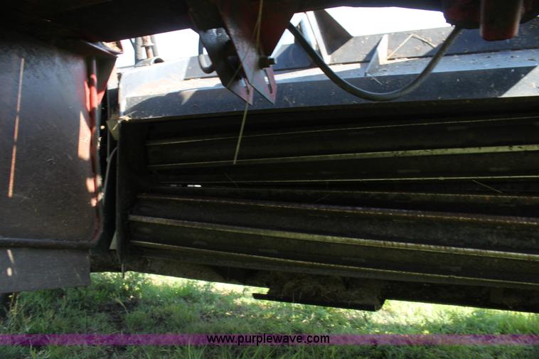image for item G4029 1995 MacDon 5000 HydroSwing swather