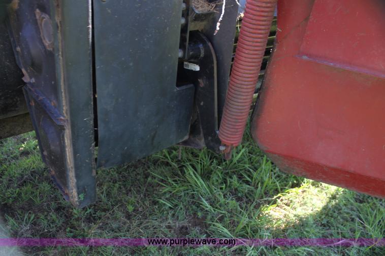 image for item G4029 1995 MacDon 5000 HydroSwing swather