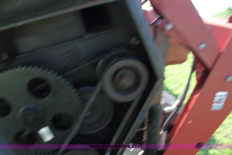 image for item G4029 1995 MacDon 5000 HydroSwing swather