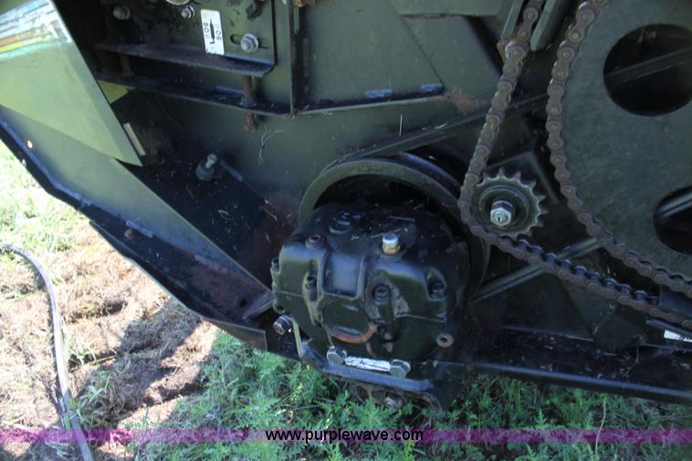 image for item G4029 1995 MacDon 5000 HydroSwing swather