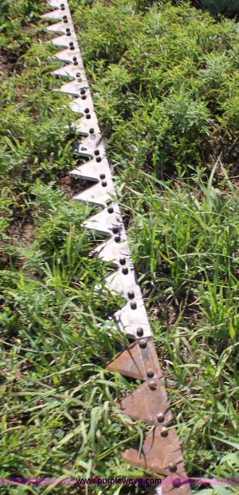 image for item G4029 1995 MacDon 5000 HydroSwing swather