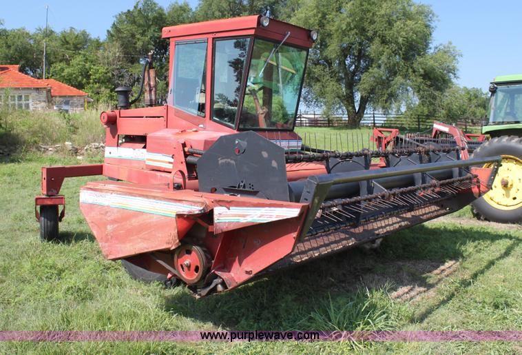 image for item G4030 1990 MacDon 7000 self-propelled swather
