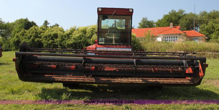 image for item G4030 1990 MacDon 7000 self-propelled swather
