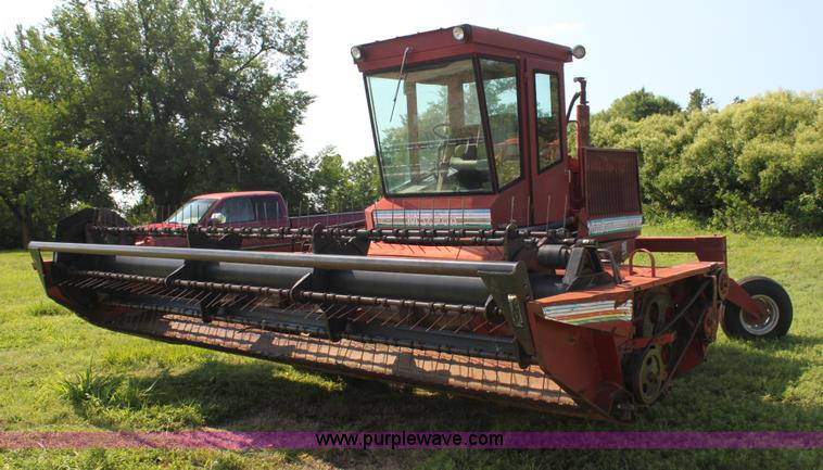 image for item G4030 1990 MacDon 7000 self-propelled swather