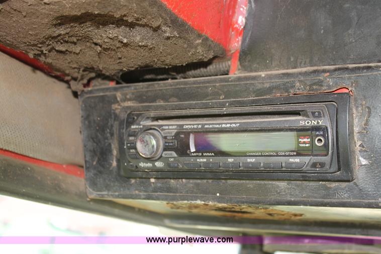 image for item G4030 1990 MacDon 7000 self-propelled swather