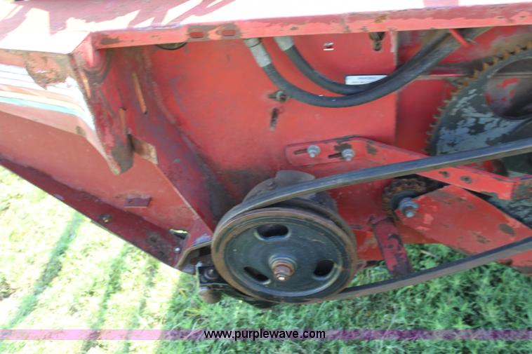 image for item G4030 1990 MacDon 7000 self-propelled swather