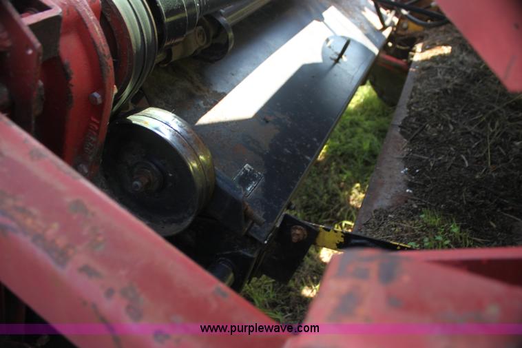 image for item G4030 1990 MacDon 7000 self-propelled swather