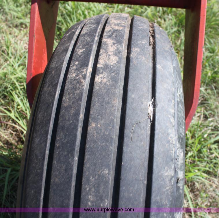 image for item G4030 1990 MacDon 7000 self-propelled swather