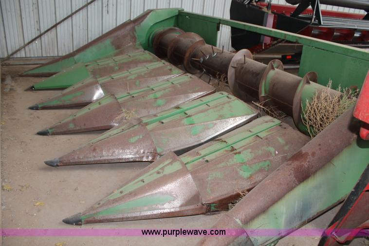 image for item G5775 John Deere 653A six row head