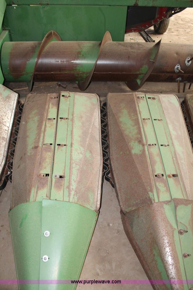 image for item G5775 John Deere 653A six row head