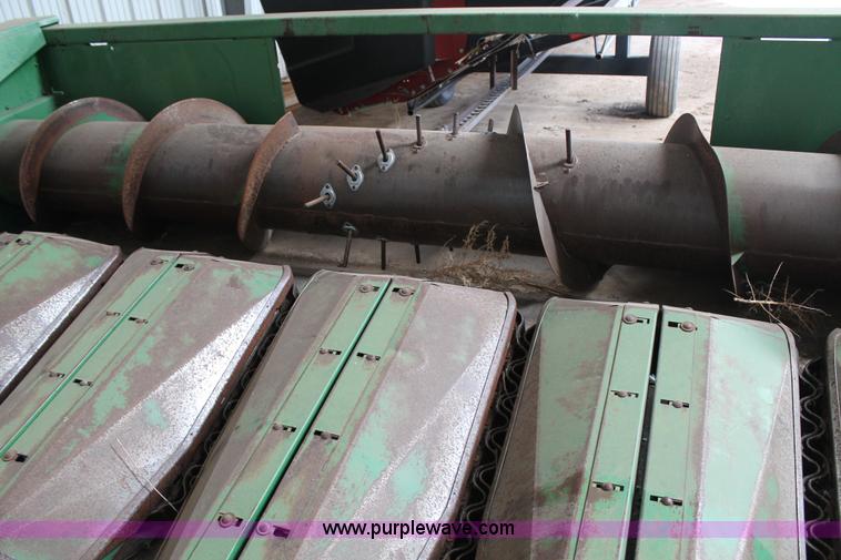 image for item G5775 John Deere 653A six row head