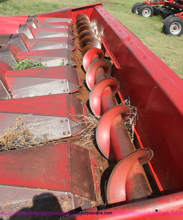 image for item G5796 International 1083-156 corn head