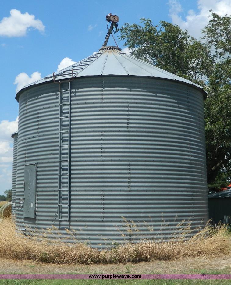 image for item G7540 (2) York galvanized grain bins