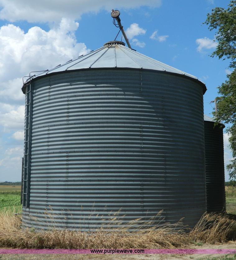 image for item G7540 (2) York galvanized grain bins