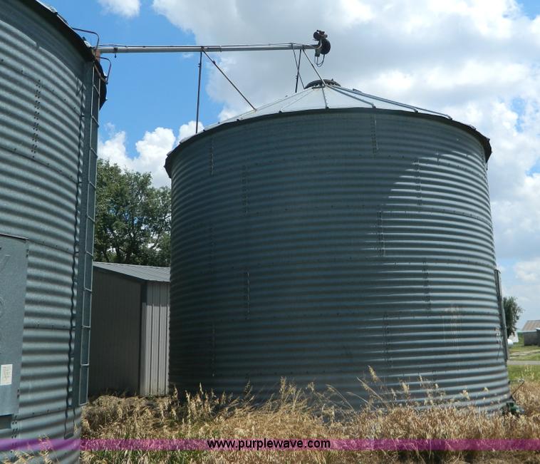 image for item G7540 (2) York galvanized grain bins
