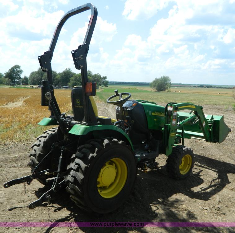 image for item G7542 2006 John Deere 2320 MFWD tractor