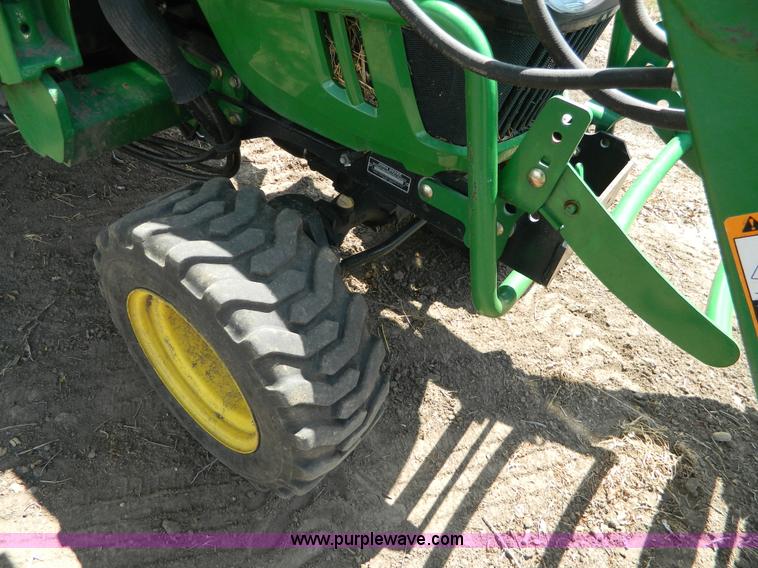 image for item G7542 2006 John Deere 2320 MFWD tractor