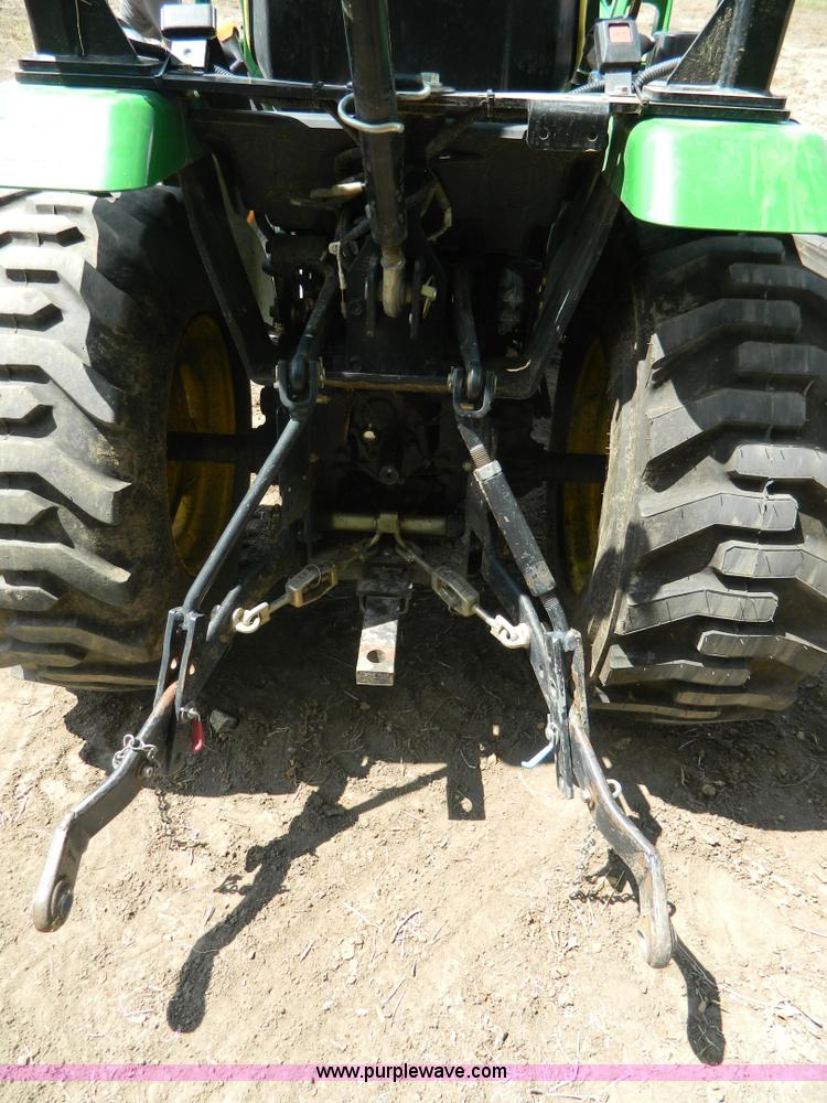 image for item G7542 2006 John Deere 2320 MFWD tractor