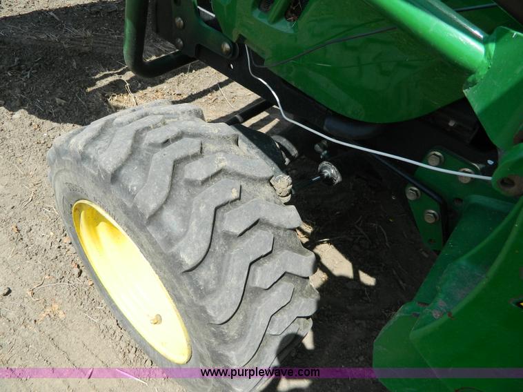 image for item G7542 2006 John Deere 2320 MFWD tractor