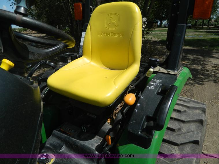 image for item G7542 2006 John Deere 2320 MFWD tractor