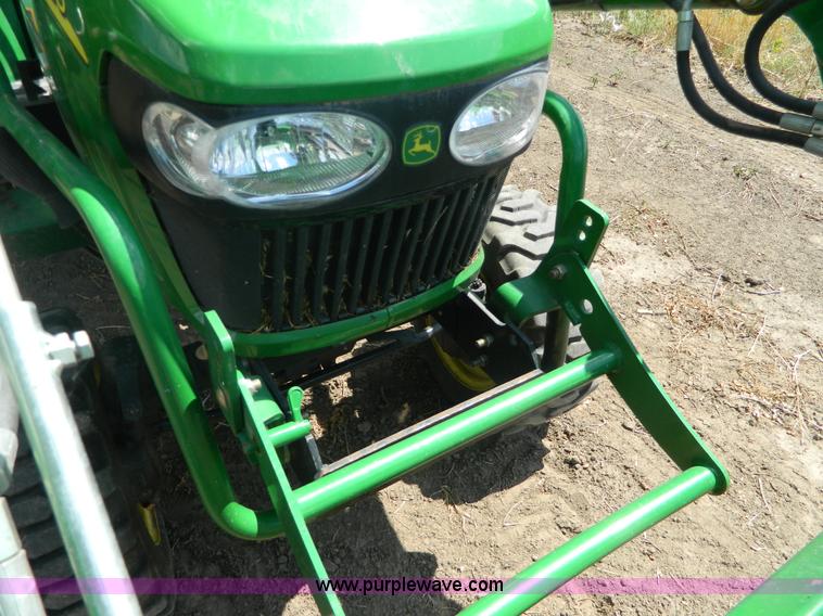image for item G7542 2006 John Deere 2320 MFWD tractor