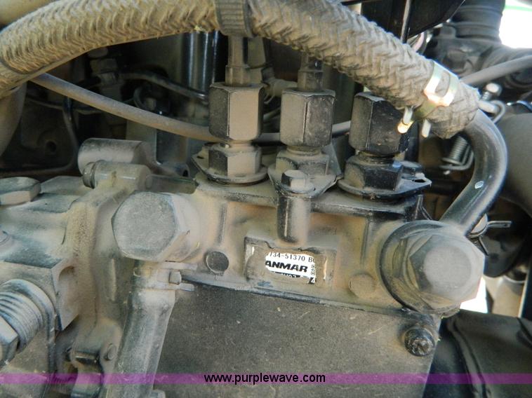 image for item G7542 2006 John Deere 2320 MFWD tractor