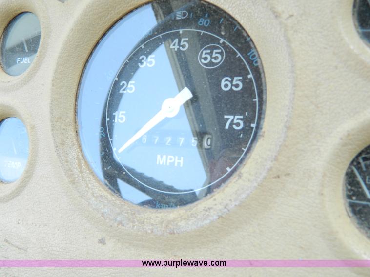 image for item G7924 1982 Ford 800 flatbed truck