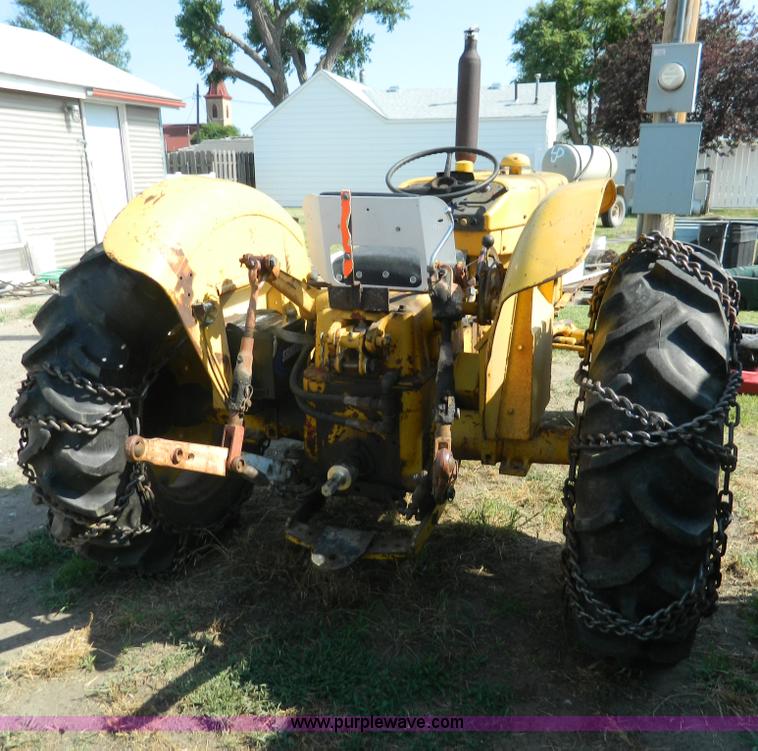 image for item G7958 1964 International 2424 tractor