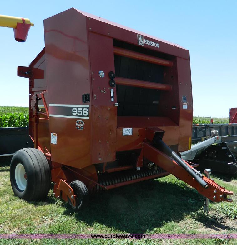 image for item G7959 2004 Hesston 956A round baler